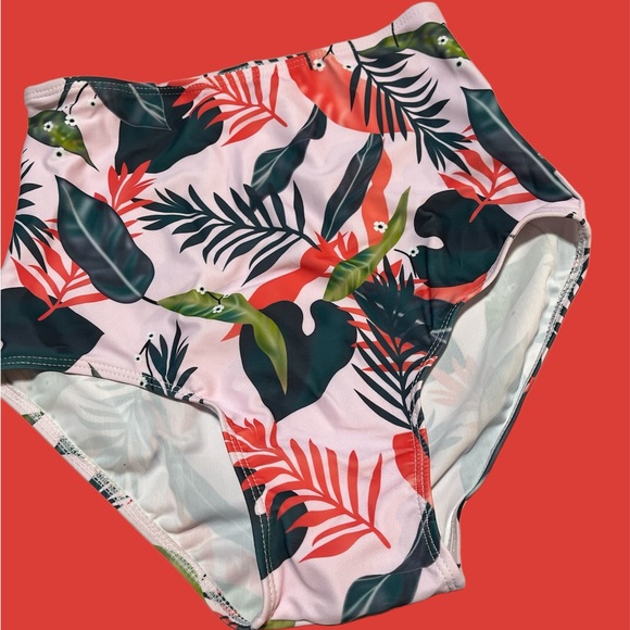 Ruffles and Floral Bikini Swim Combo - Size 3X - Picture 8 of 12